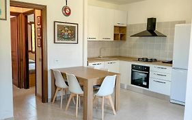 Comoda Villetta Con Giardino