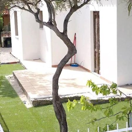 Comoda Villetta Con Giardino San Teodoro  Esterno foto